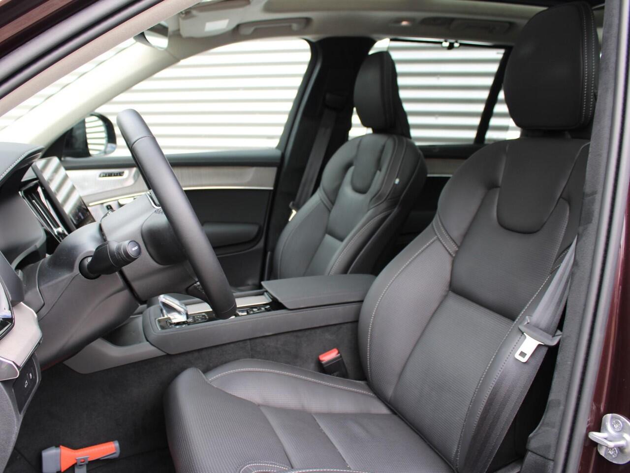 Volvo XC90 2.0 T8 Plug-in hybrid AWD Ultra Dark Automaat / Panoramadak / Luchtvering / Bowers&Wilkens audio / Trekhaak / Massage voorstoelen