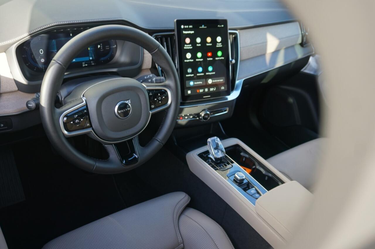 Volvo XC90 455PK T8 PHEV Ultra Dark FACELIFT | LEDER | TREKHAAK EL. WEGKL.