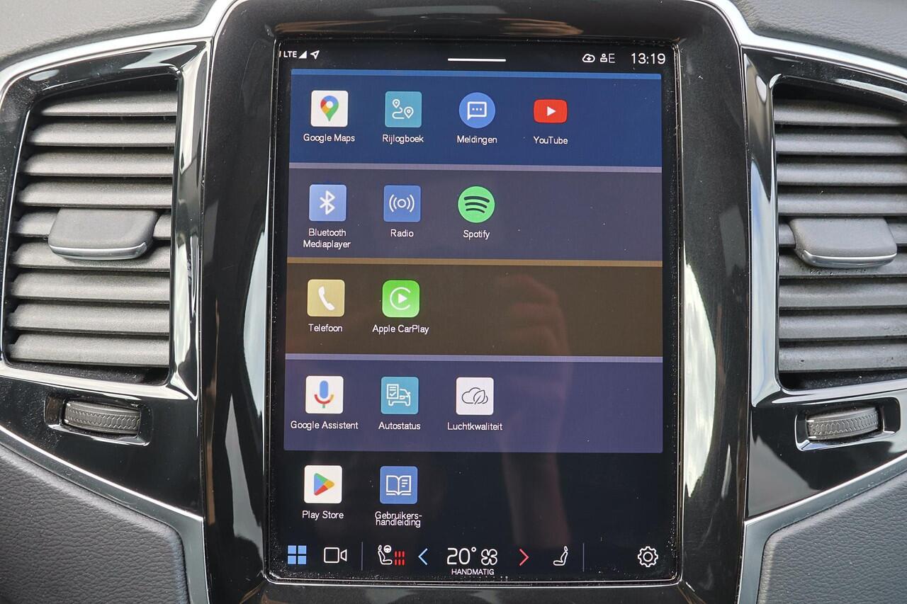 Volvo XC90 T8 Recharge AWD Plus Dark - IntelliSafe Assist & Surround - Harman/Kardon audio - Adaptieve LED koplampen - Parkeercamera achter - Verwarmde voorstoelen, stuur & achterbank - Parkeersensoren voor & achter - Elektr. bedienb. voorstoelen met geheugen - Draa