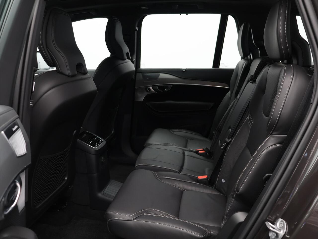 Volvo XC90 T8 AWD Recharge Ultimate Dark / Trekhaak / Luchtvering / B&W audio / 22" / Head up display / 360 Camera / Panoramadak /