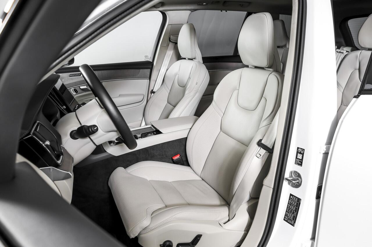 Volvo XC90 2.0 T8 Plug-in hybrid AWD Ultra Dark - Facelift | Leder Pakket | S/K-Panodak | Luchtvering | Bowers & Wilkins | Elek. Stoel-+massage+verwarming & Ventilatie | Head-Up | Adapt. Cruise | 360 Camera | Google +App. Connect | 22" Diamond Cut | 7772