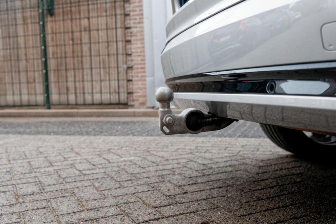 Volvo XC90 2.0 T8 Longrange B&W, Luchtvering, HUD, 22" LM velgen, 360 camera, enz