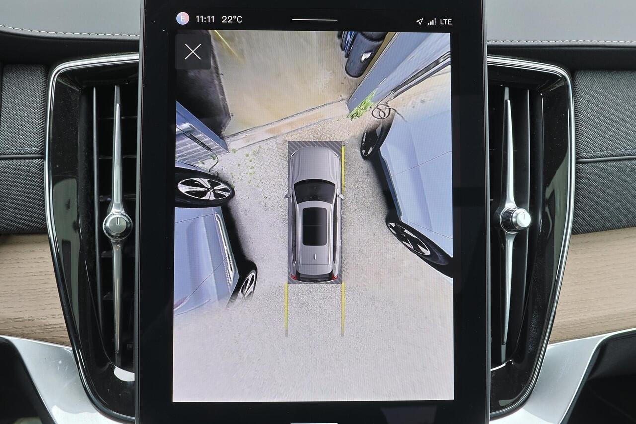 Volvo XC90 T8 Recharge AWD Plus Dark - Panorama/schuifdak - IntelliSafe Assist & Surround - 360º Camera - Harman/Kardon audio - Verwarmde voorstoelen, stuur & achterbank - Parkeersensoren voor & achter - Elektr. bedienb. voorstoelen met geheugen - Draadloze tel. lad