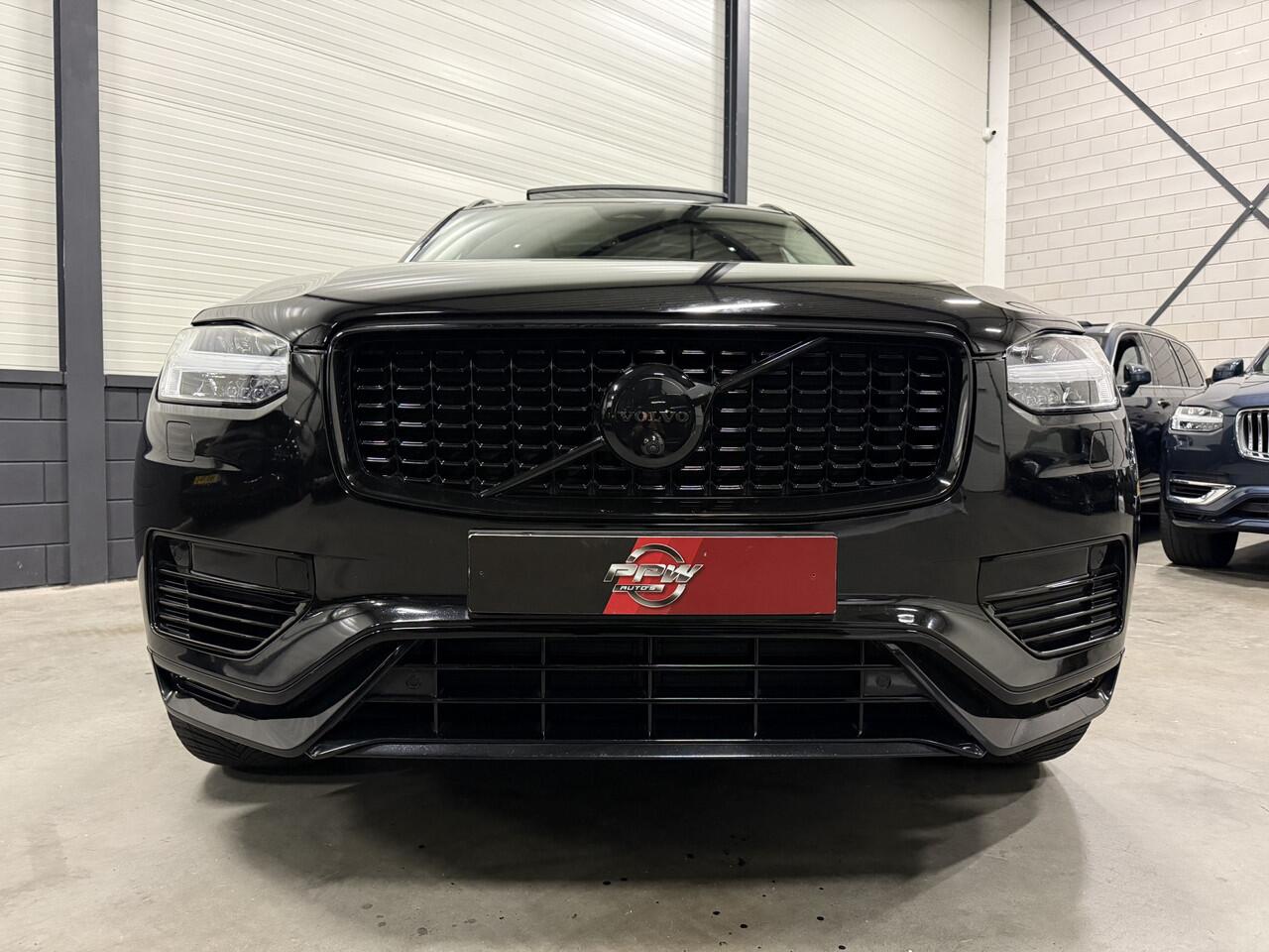 Volvo XC90 T8 Recharge AWD Ultimate Dark PANO/LUCHTVERING/HEAD-UP/H&K/MASSAGE+VENTILATIE/360CAMERA/ACC/PILOT-ASSIST/CRYSTAL-POOK/20"/BLACK-OPTIC/RECENT OH BEURT GEHAD BIJ VOLVO