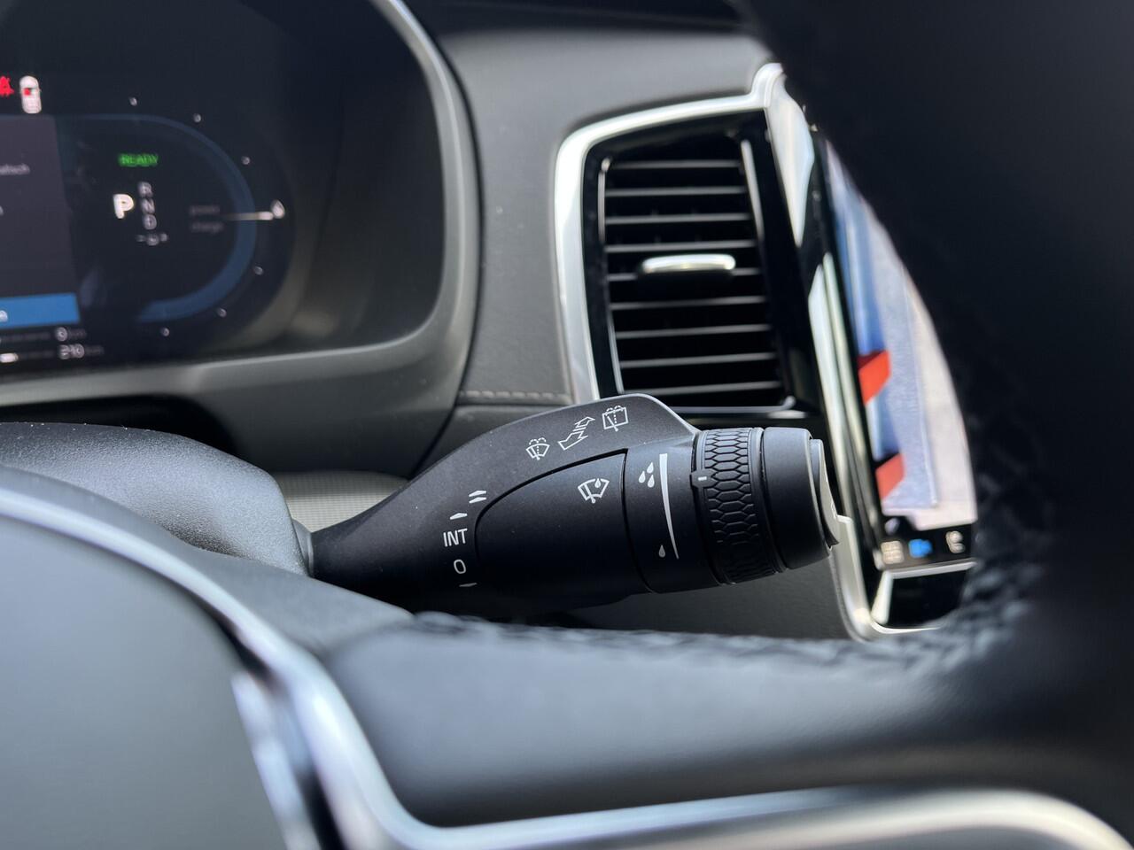 Volvo XC90 2.0 T8 Plug-in hybrid AWD Ultimate Dark | Luchtvering | Bowers & Wilkins Audio | Trekhaak | Carplay | 360'' Camera