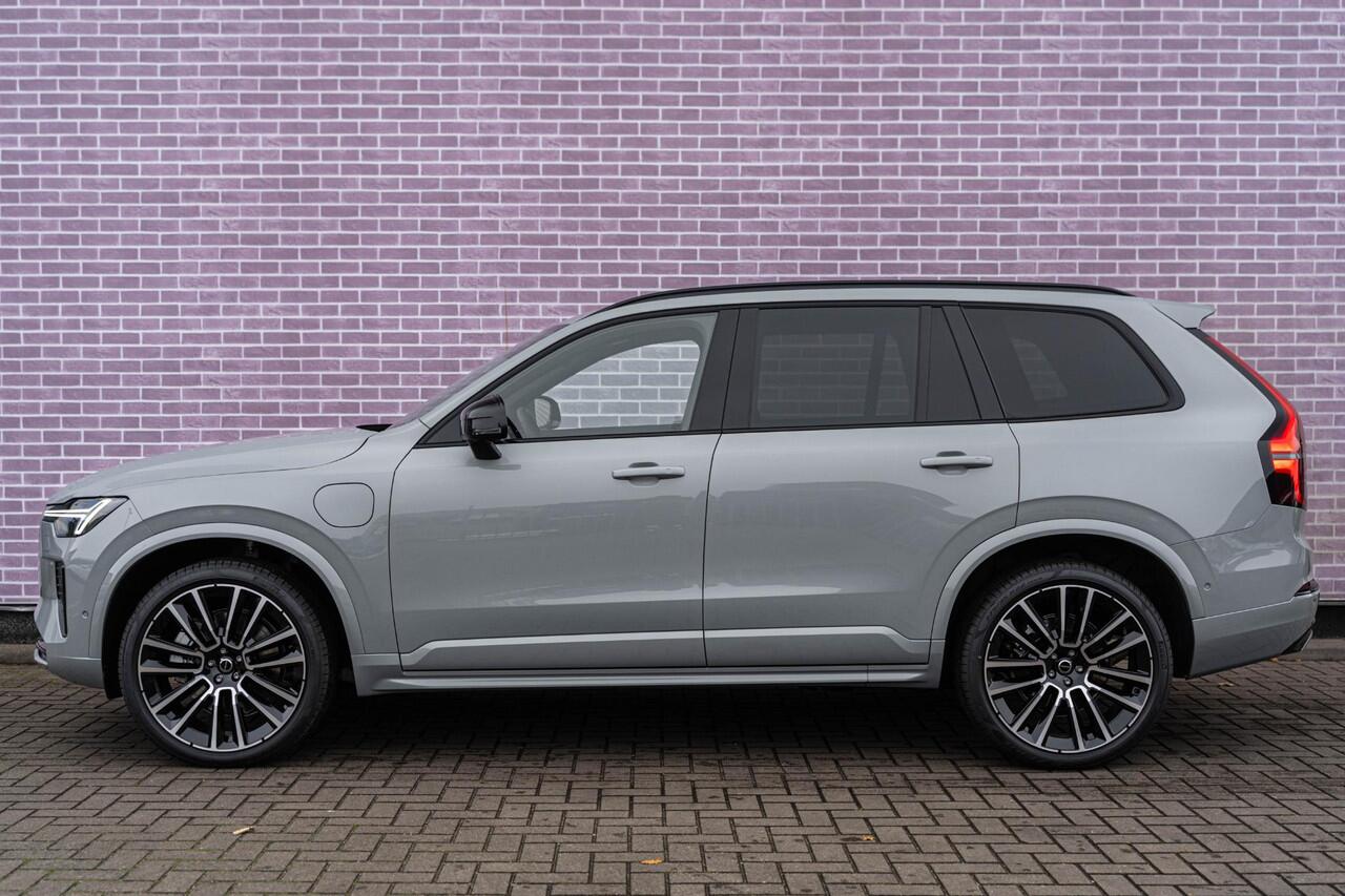 Volvo XC90 T8 Plug-in hybrid AWD Ultra Dark | 7-Zits | Google | Longe Range | Luchtvering | Bowers & Wilkins Audio | Nappa Leder | Head-up Display | Standkachel | Getint Glas | Schuif-/Kanteldak | 22" LM