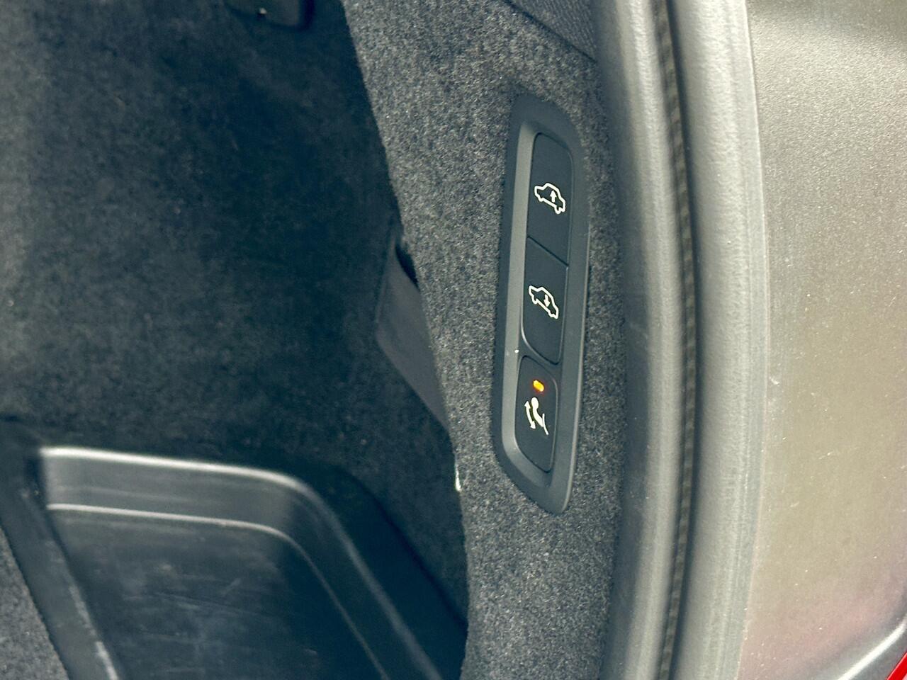 Volvo XC90 2.0 T8 Twin Engine AWD Inscription | Panodak | Luchtvering | Trekhaak | Bower & Wilkins | 21" Wielen | Head Up | Keyless | Marge