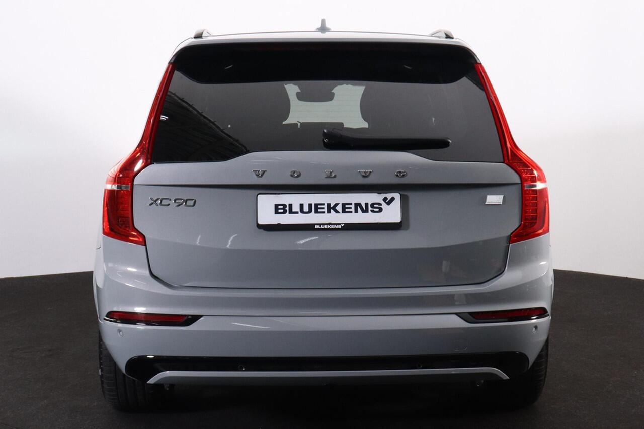 Volvo XC90 T8 Recharge AWD Ultimate Dark - Luchtvering - Panorama/schuifdak - IntelliSafe Assist & Surround - 360º Camera - Adaptieve LED koplampen - Verwarmde voorstoelen, stuur & achterbank - Parkeersensoren voor & achter - Elektr. bedienb. voorstoelen met geheug