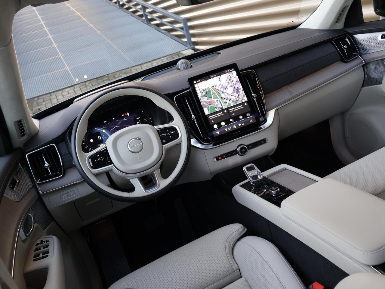 Volvo XC90 T8 Plug-in hybrid AWD Ultra Dark Exec. Ed. | FULL OPTION | Luchtvering | Bowers & Wilkins | Gelaagd glas