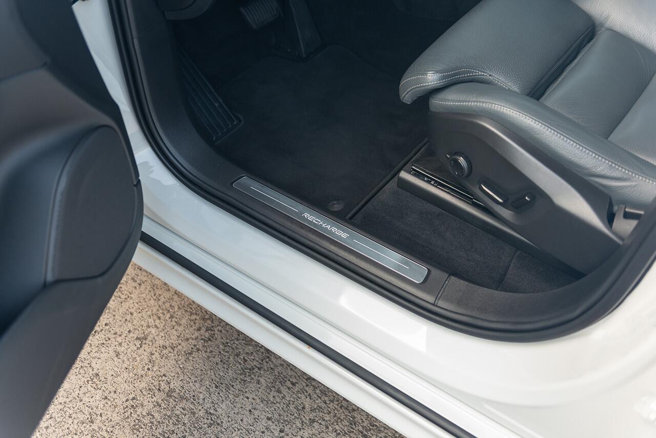 Volvo XC90 T8 Aut. R-Design ACC Trekhaak Stoelverwarming Leder 390pk