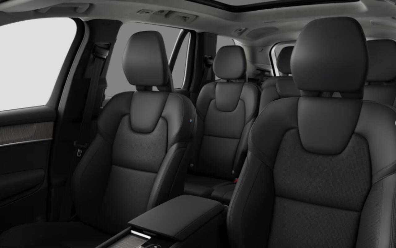 Volvo XC90 T8 455PK Automaat AWD Ultra Dark Luchtvering / Bowers & Wilkins / Stoelventilatie / Stoelmassage / Panoramadak / Gelamineerde ruiten rondom / Apple carplay / Adaptive cruise control / 22" lichtmetalen velgen /