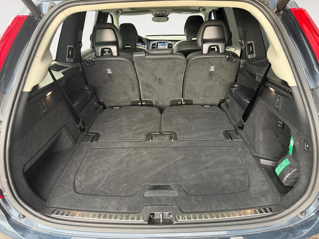 Volvo XC90 2.0 T8 Recharge AWD Ultra Dark | Trekhaak | 360 graden camera | Stoelverwarming | Panoramadak |