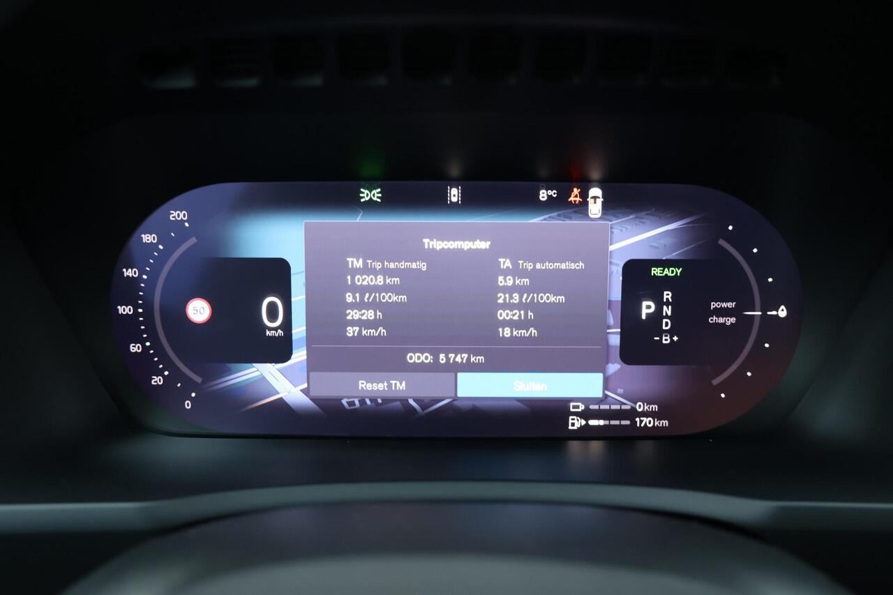 Volvo XC90 T8 Recharge AWD Ultra Bright - Luchtvering - Panorama/schuifdak - IntelliSafe Assist & Surround - 360º Camera - Bowers & Wilkins audio - Adaptieve LED koplampen - Verwarmde voorstoelen, stuur & achterbank - Parkeersensoren voor & achter - Elektr. bedienb.