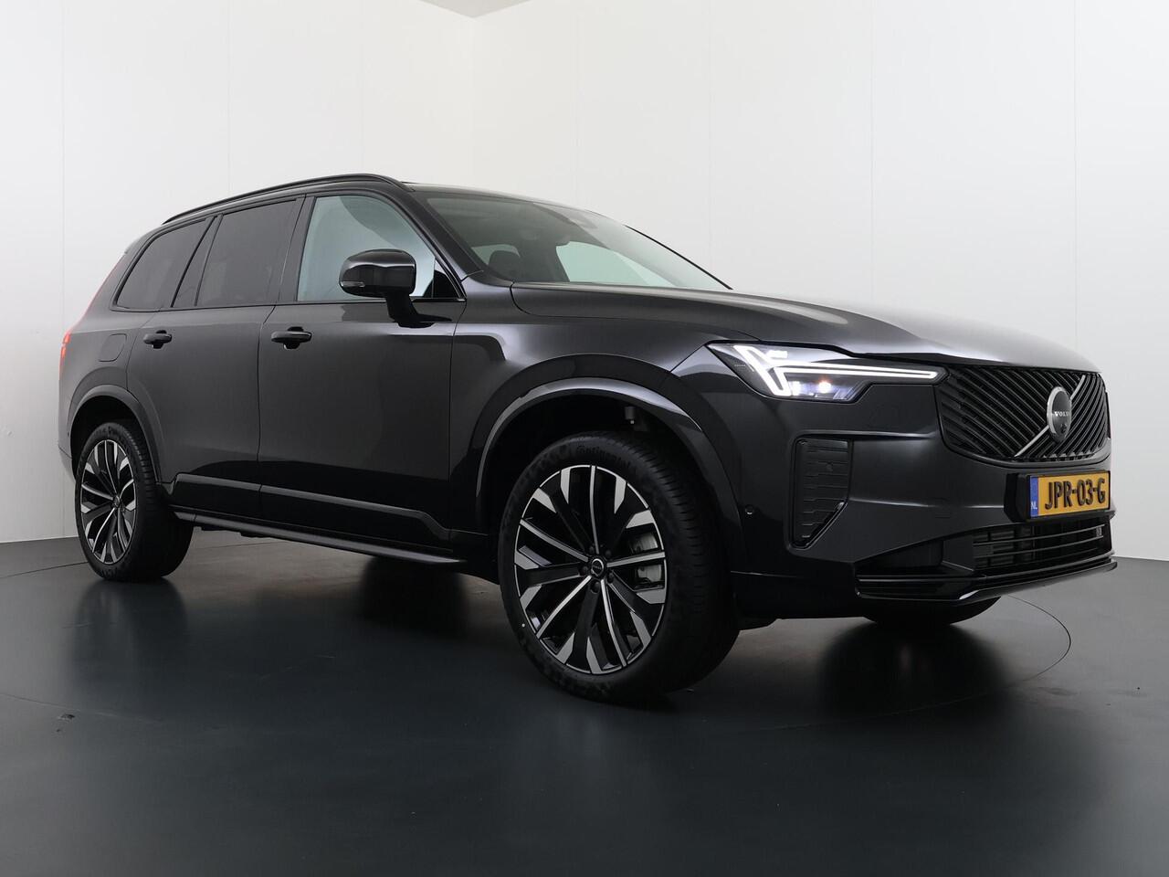 Volvo XC90 2.0 T8 Plug-in hybrid AWD Plus Dark 7-Persoons | Nieuwe Auto (1.000 km) | Vol Opties | Head-Up | Winterpakket | Harman & Kardon | Panoramadak | Memory Stoelen | Matrix-LED | 360 Camera | Rijklaar met Volledige Volvo Fabrieksgarantie