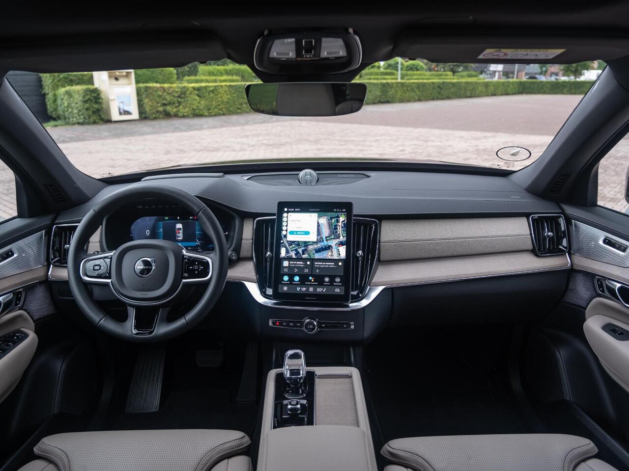 Volvo XC90 2.0 T8 Plug-in hybrid AWD Ultra Dark MY26 455pk | 7p | B&W Surround Stereo | Elek Trekhaak | Luchtvering | Nappa volleder + Stoelkoeling + Massage | 22" | HUD | Etc.. Etc..