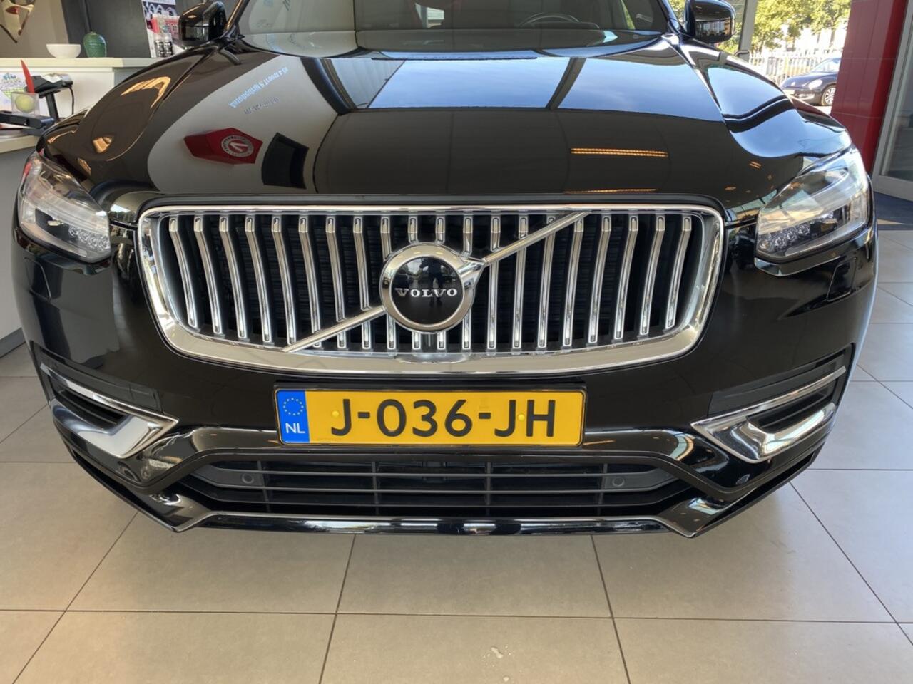 Volvo XC90 2.0 T8 Twin Engine AWD Inscription Intro Edition/Automaat/7-Persoons/Dealeronderhouden/NL Auto/Trekhaak/Panoramadak/390pk/Plug-in Hybride/Head Up Display/Keyless/360 gr.camera/Memorystoelen/Harman Kardon Audio/Stoelverwarming&Verkoeling/Stuurverwarming/En