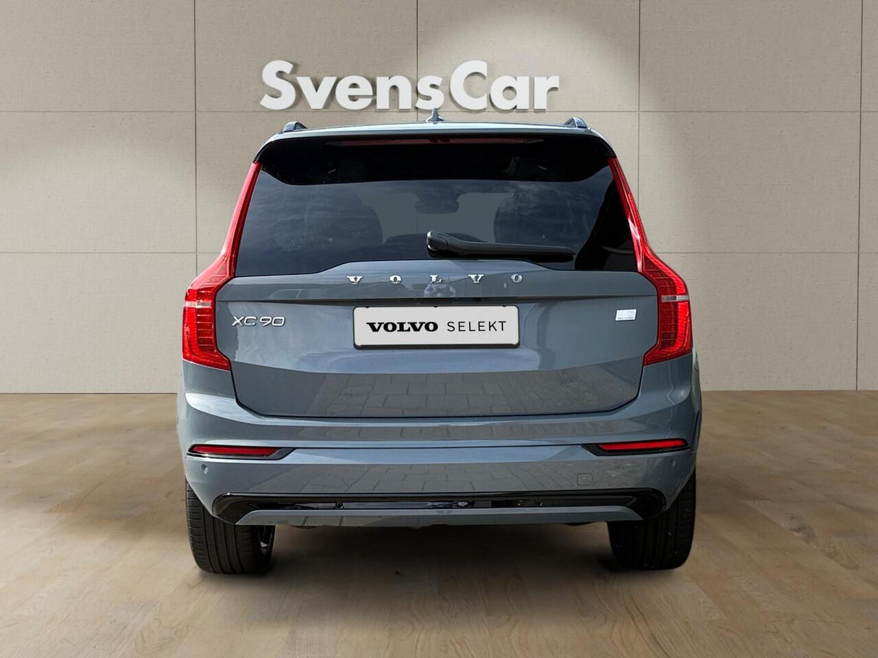 Volvo XC90 2.0 T8 Recharge AWD Ultimate Dark | Luchtvering | Extra getint glas | Trekhaak | Stoelverwarming en ventilatie |