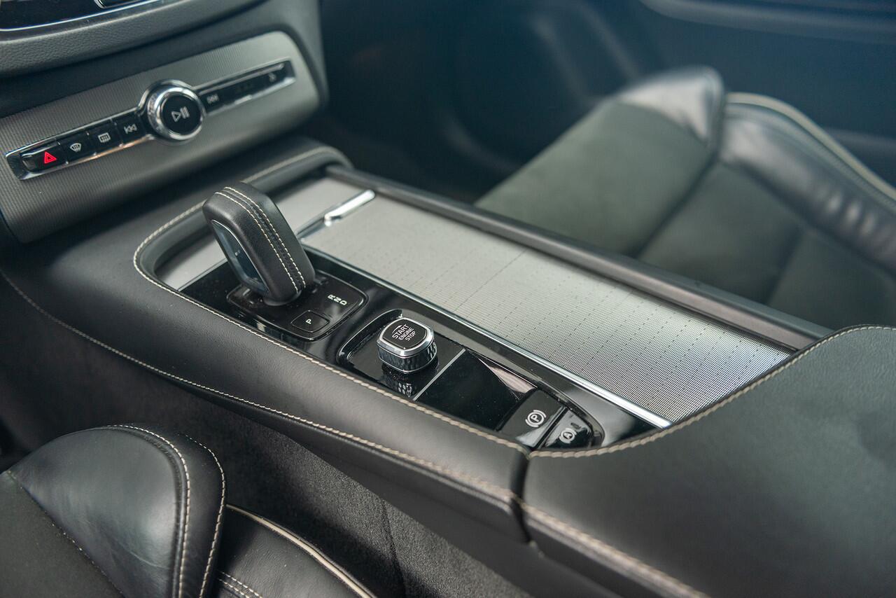 Volvo XC90 T8 Aut. R-Design Stoelverwarming Standkachel Parkeercamera ACC 390pk