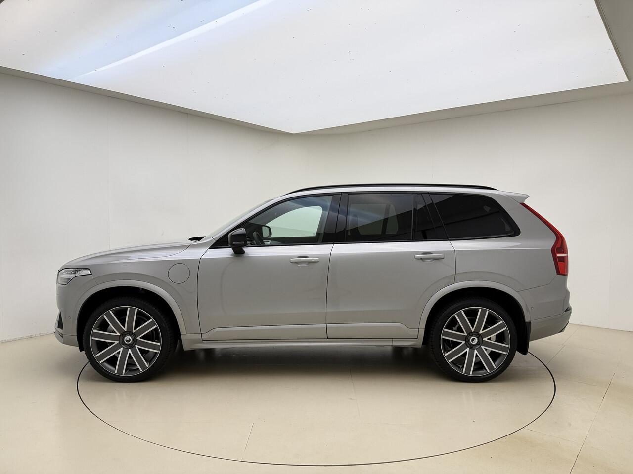 Volvo XC90 T8 AWD Ultimate Dark / 22'' EVERLAST / Luchtvering / Bowers en Wilkins / HUD / 360 graden camera /