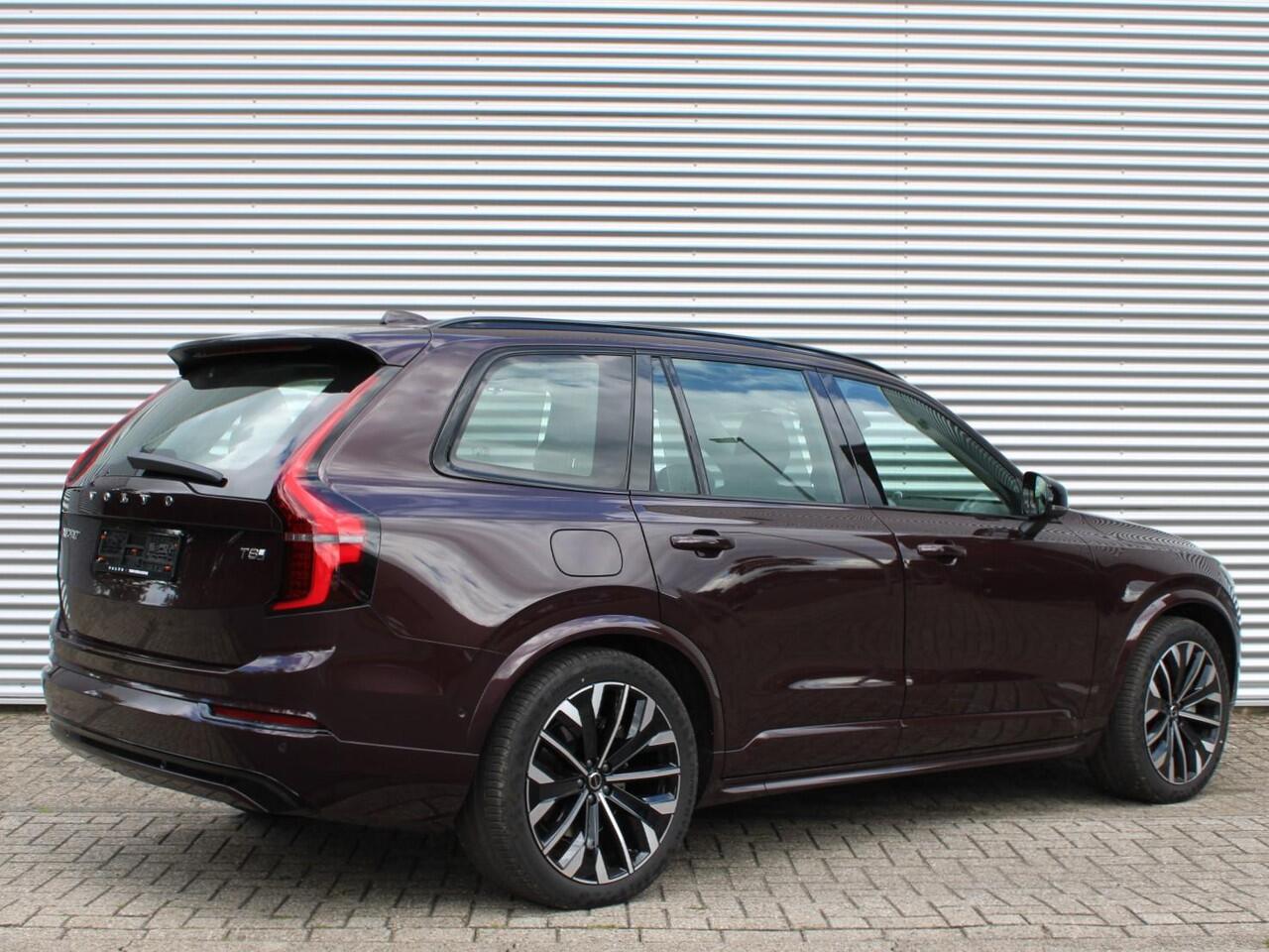 Volvo XC90 2.0 T8 Plug-in hybrid AWD Ultra Dark Automaat / Panoramadak / Luchtvering / Bowers&Wilkens audio / Trekhaak / Massage voorstoelen