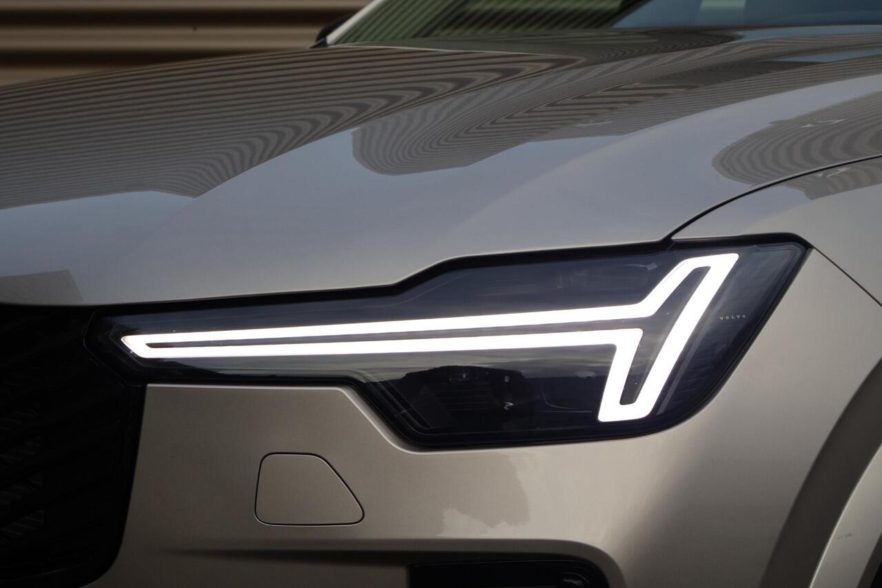 Volvo XC90 T8 Plug-in hybrid AWD Ultra Dark | Luchtvering | Bowers & Wilkins | Geventileerd leder | Trekhaak elektr.