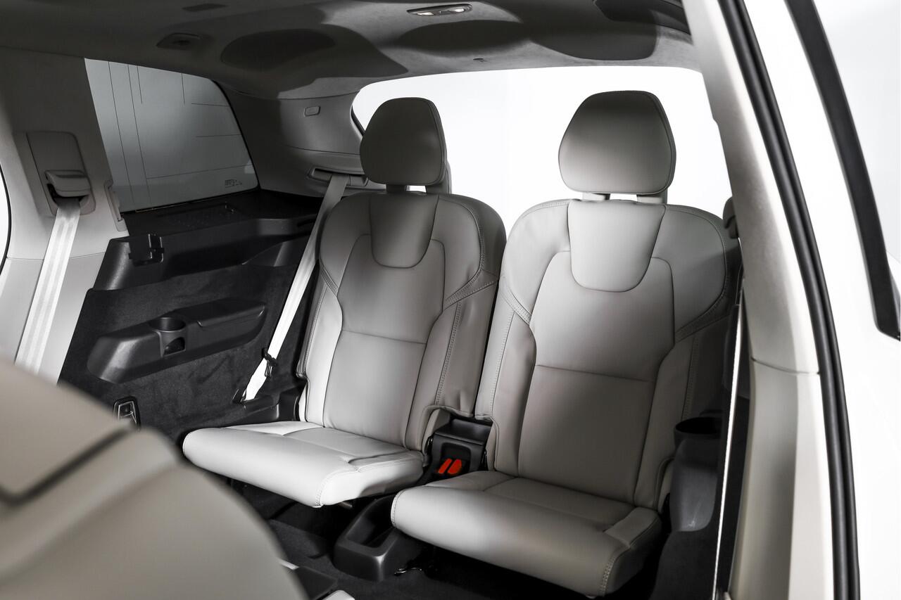 Volvo XC90 2.0 T8 Plug-in hybrid AWD Ultra Dark - Facelift | Leder Pakket | S/K-Panodak | Luchtvering | Bowers & Wilkins | Elek. Stoel-+massage+verwarming & Ventilatie | Head-Up | Adapt. Cruise | 360 Camera | Google +App. Connect | 22" Diamond Cut | 7772