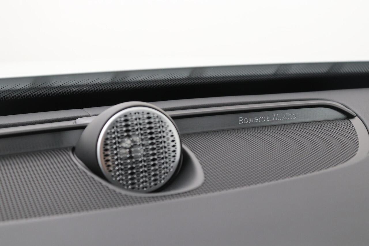 Volvo XC90 T8 Plug-in hybrid Ultra Dark | FACELIFT | Luchtvering | Bowers&Wilkins | Massage+Ventilatie | 22 Inch HEICO | Trekhaak