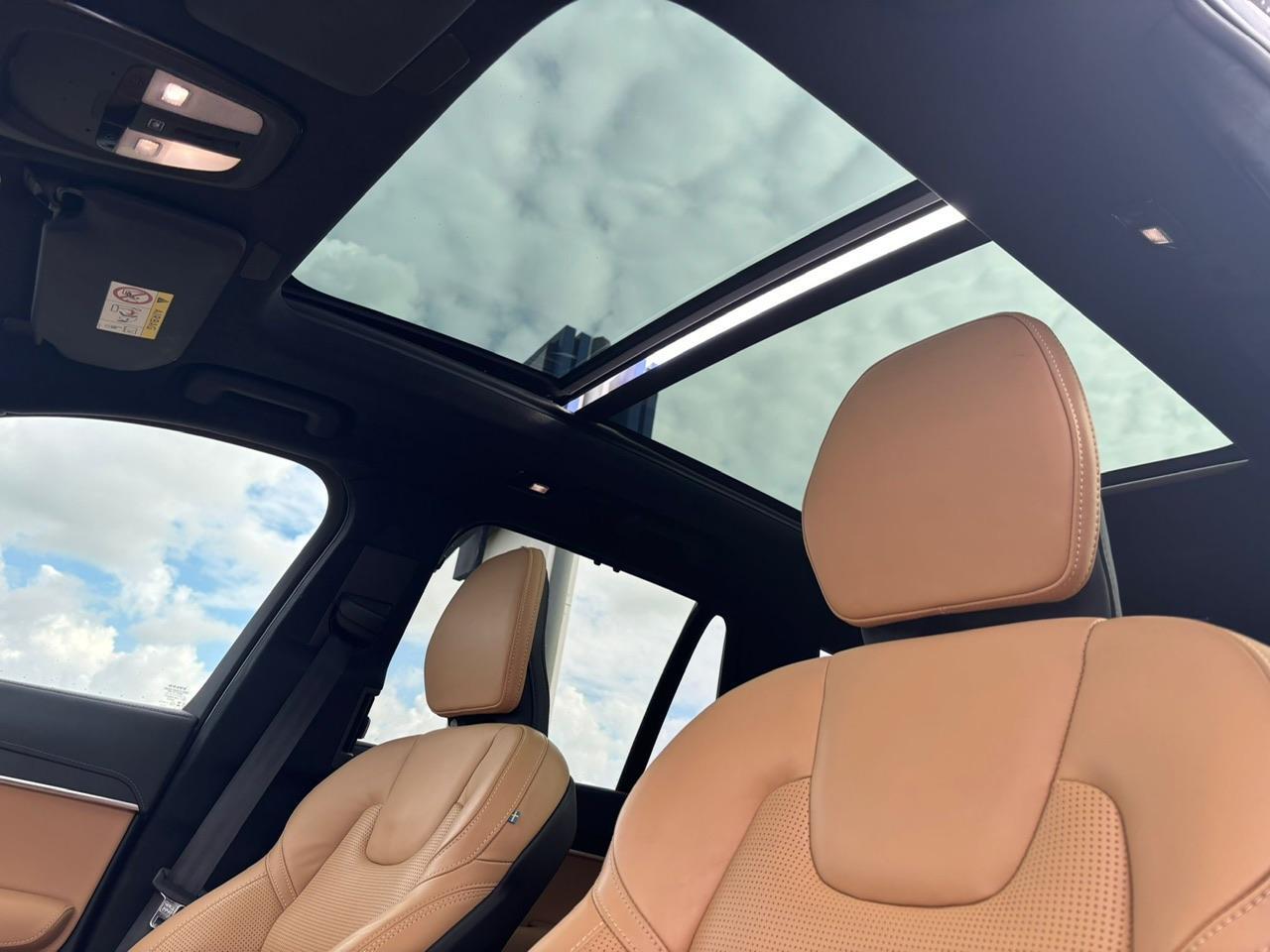 Volvo XC90 T8 Plug-in hybrid AWD Ultra Dark | 22"L.M.Velgen | Nappa Leder | Panoramadak |