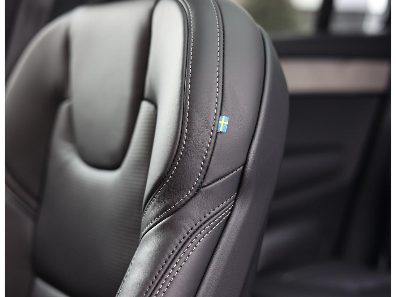 Volvo XC90 T8 AWD Ultra Dark | Direct rijden - Luchtvering - Trekhaak - Bowers&Wilkins