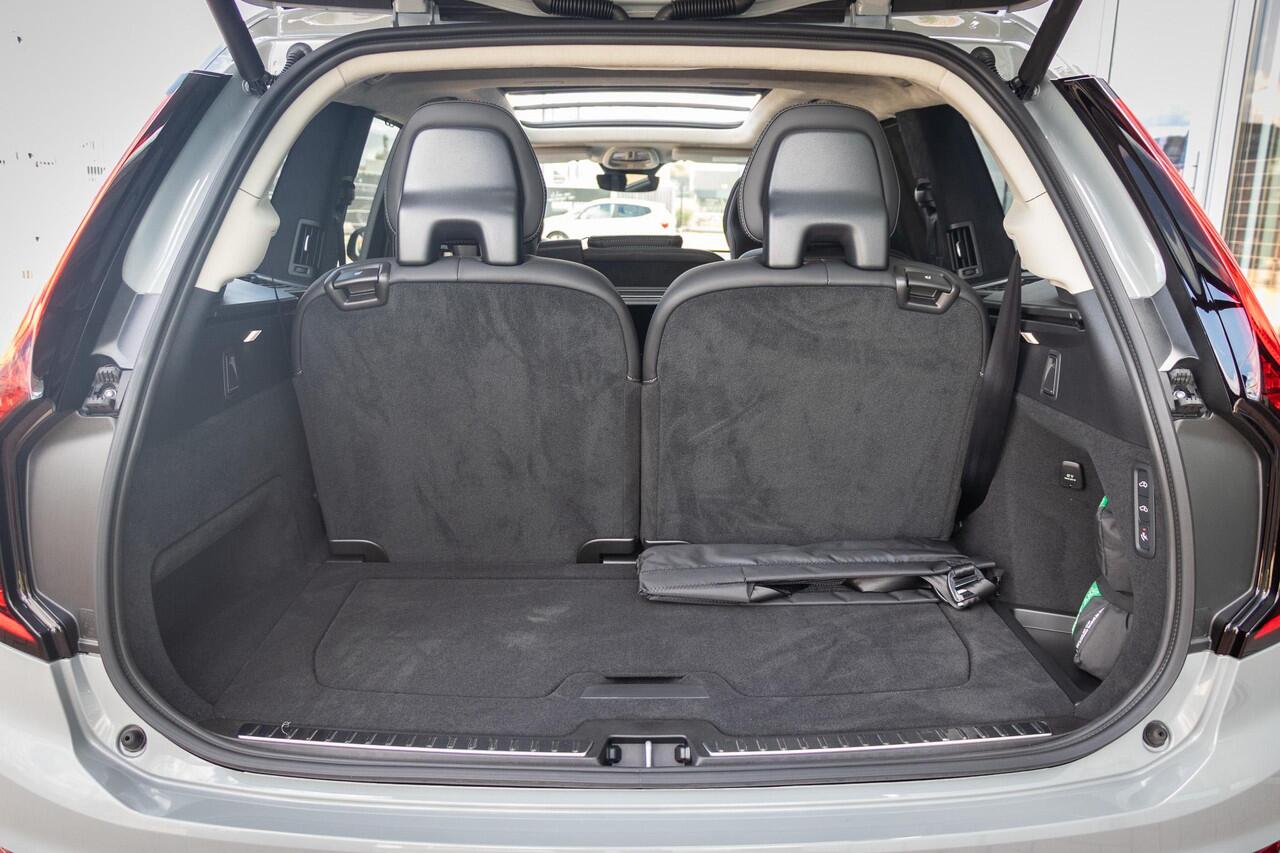 Volvo XC90 2.0 T8 Plug-in hybrid AWD Ultra Dark | Bowers & Wilkings Premium Audio | Luchtvering | 360 Camera | Head-Up | Massage + ventilatie | Extra Getint Glas | Trekhaak inklapbaar |