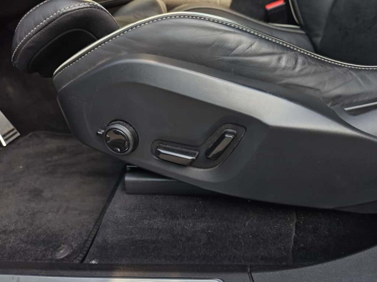 Volvo XC90 T8 Recharge AWD R-Design | Rijklaarprijs | Luchtvering | Trekhaak | Long Range |