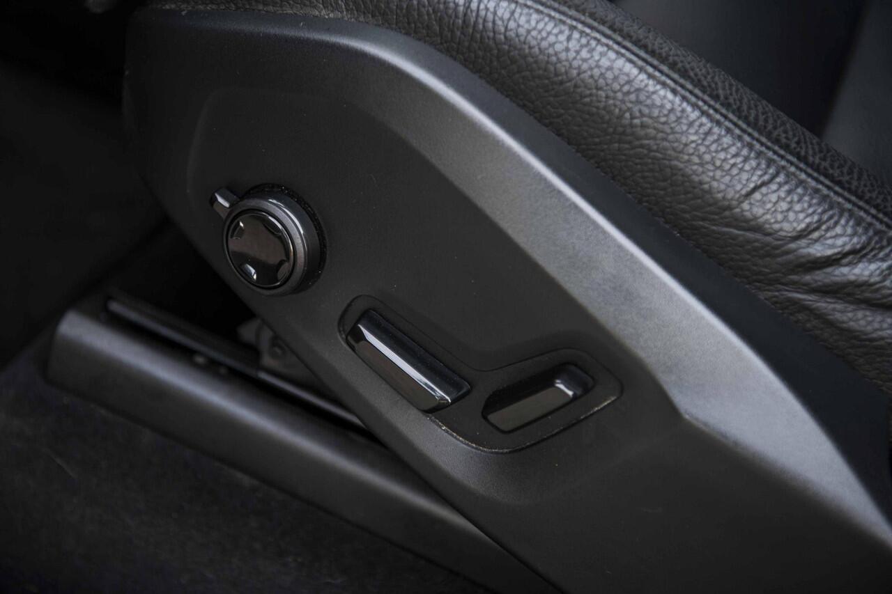 Volvo XC90 2.0 T8 Recharge AWD Ultimate Bright | Long Range | 7 Zits | Luchtvering | Panoramadak | Adaptieve Cruise Control | Trekhaak | 360° Parkeercamera | Harman Kardon Audio | Head-Up Display | Stoel-/Stuurverwarming |