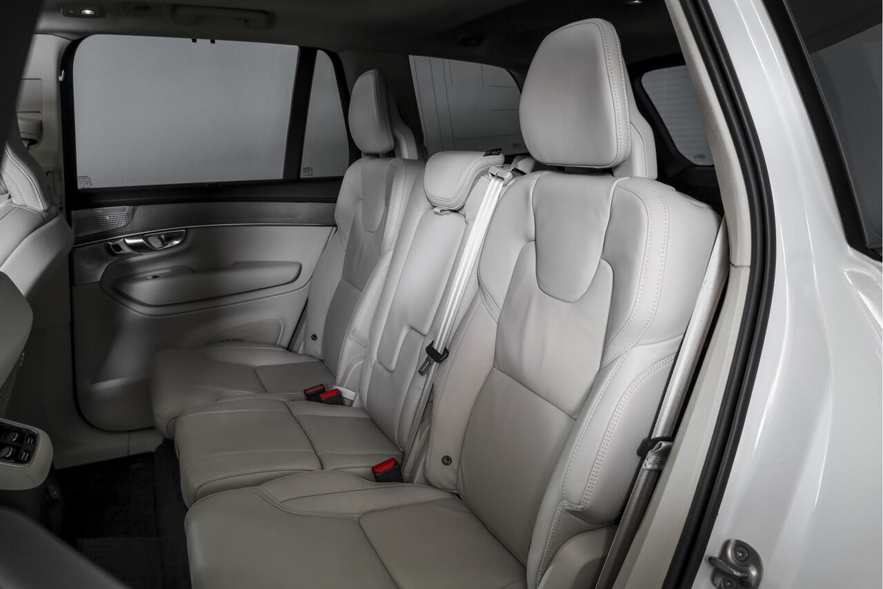 Volvo XC90 2.0 T8 Plug-in hybrid AWD Ultra Dark - Facelift | Leder Pakket | S/K-Panodak | Luchtvering | Bowers & Wilkins | Elek. Stoel-+massage+verwarming & Ventilatie | Head-Up | Adapt. Cruise | 360 Camera | Google +App. Connect | 22" Diamond Cut | 7772