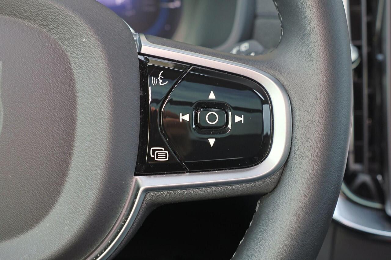 Volvo XC90 T8 Recharge AWD Plus Bright - Panorama/schuifdak - IntelliSafe Assist & Surround - 360º Camera - Harman/Kardon audio - Verwarmde voorstoelen, stuur & achterbank - Parkeersensoren voor & achter - Elektr. bedienb. voorstoelen met geheugen - Draadloze tel. l