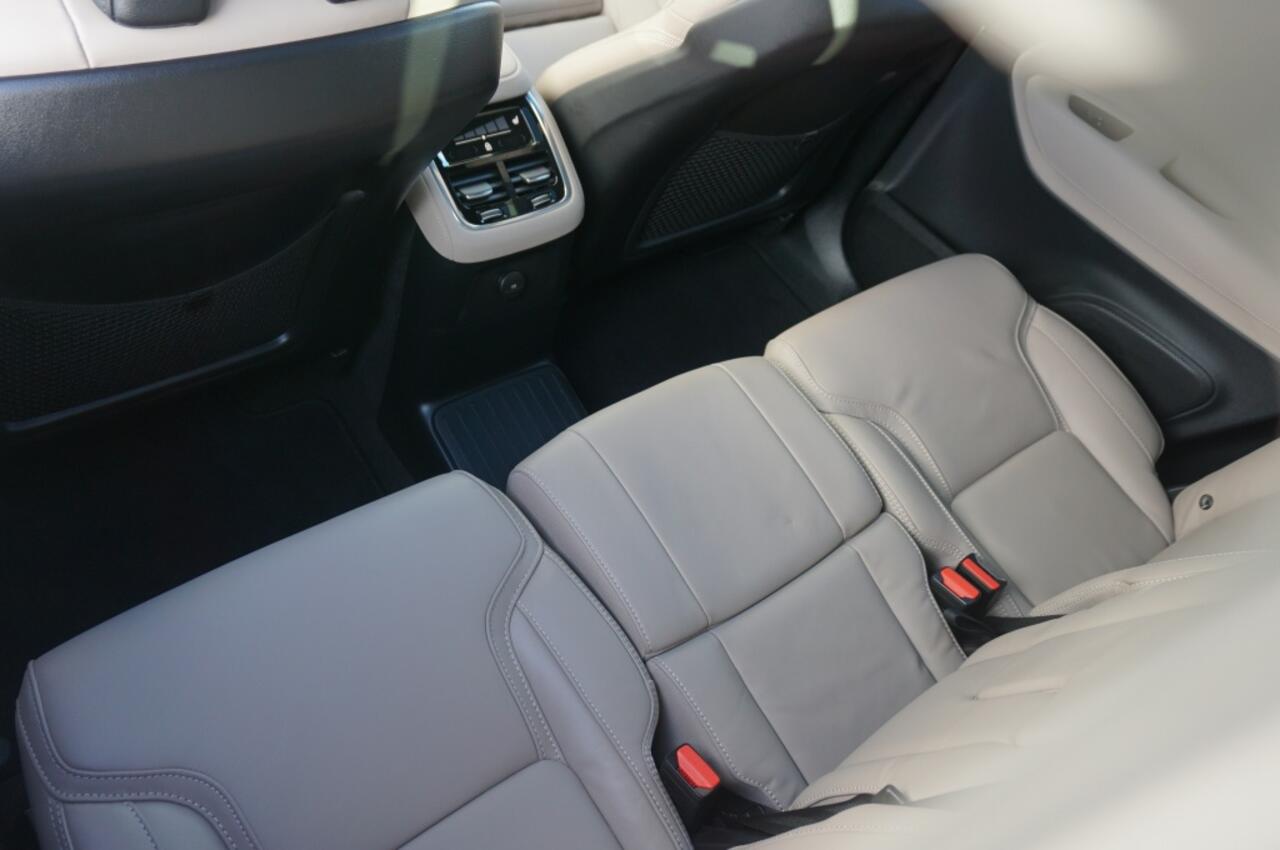 Volvo XC90 455PK T8 PHEV Ultra Dark FACELIFT | LEDER | TREKHAAK EL. WEGKL.