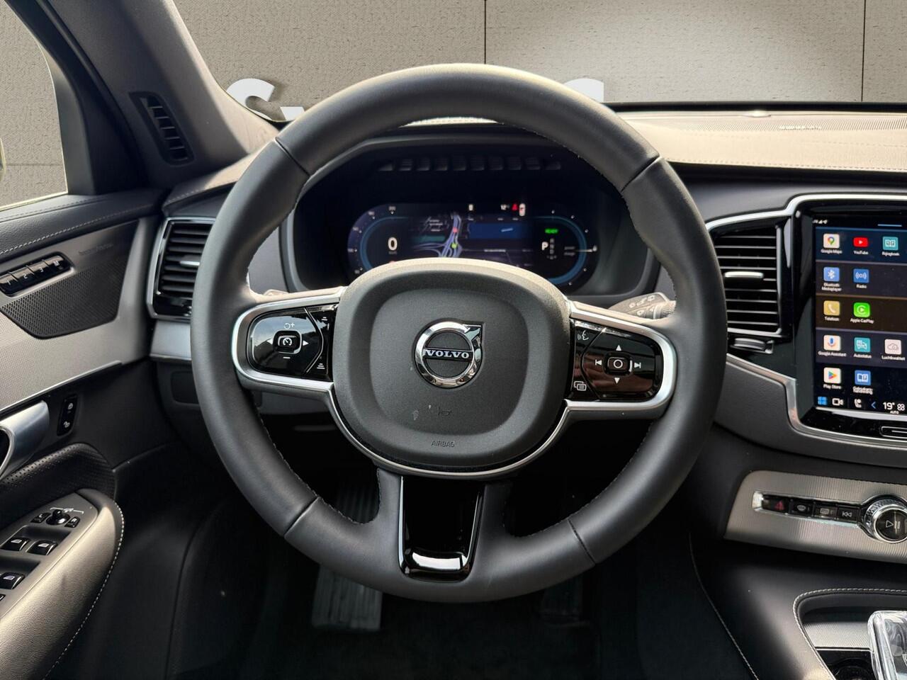 Volvo XC90 2.0 T8 Plug-in hybrid AWD Plus Bright | Extra getint glas | 360 graden camera | Panoramadak | Stoelverwarming |