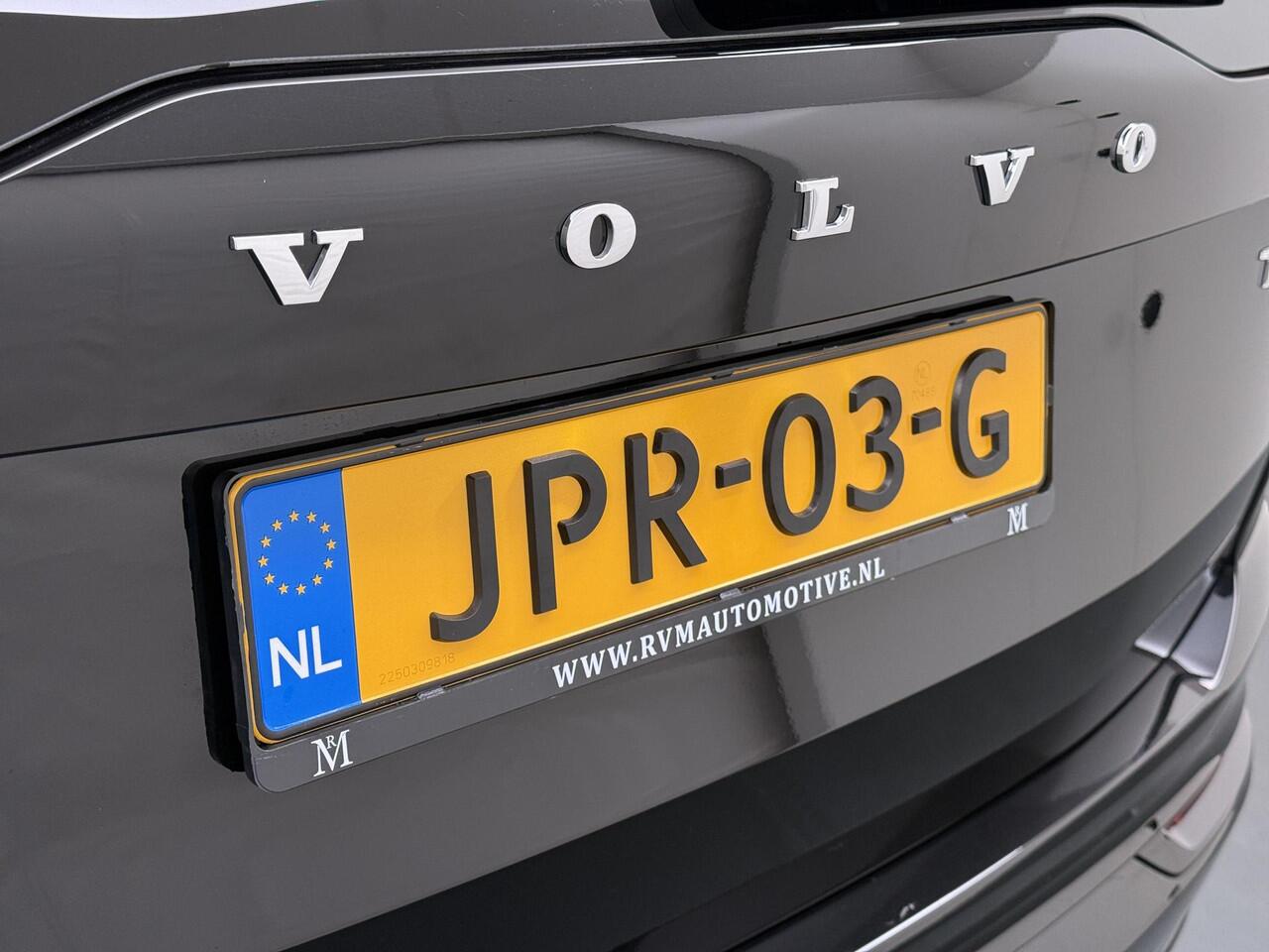 Volvo XC90 2.0 T8 Plug-in hybrid AWD Plus Dark 7-Persoons | Nieuwe Auto (1.000 km) | Vol Opties | Head-Up | Winterpakket | Harman & Kardon | Panoramadak | Memory Stoelen | Matrix-LED | 360 Camera | Rijklaar met Volledige Volvo Fabrieksgarantie