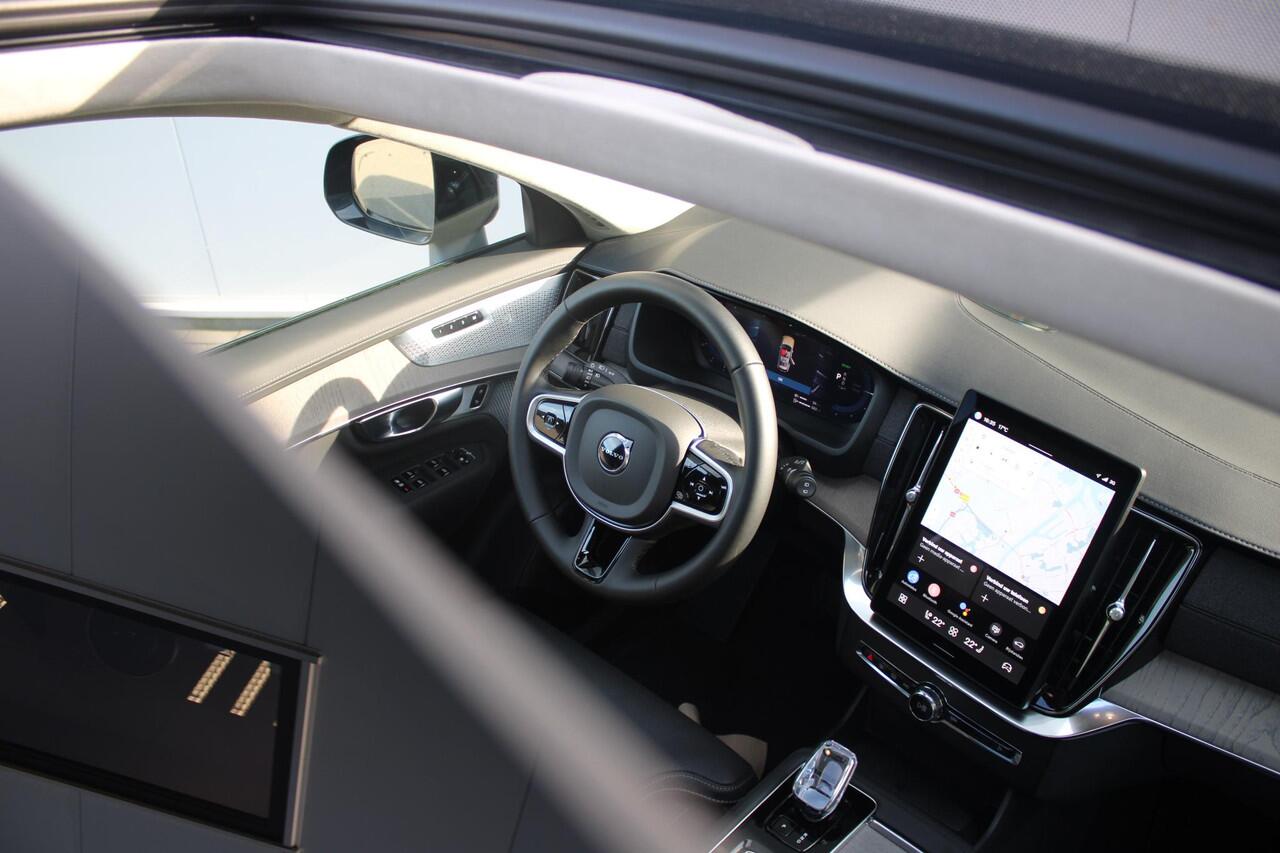 Volvo XC90 T8 445PK Plug-in hybrid AWD Ultra Dark | Luchtvering | Gelamineerde zijruiten | Bowers & Wilkins High End Audio | Massagefunctie voorstoelen | Semi Elektr Trekhaak |