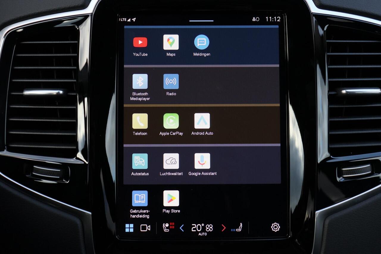 Volvo XC90 T8 Plug-in hybrid AWD Ultra Dark - Luchtvering - Panorama/schuifdak - IntelliSafe Assist & Surround - 360º Camera - Bowers & Wilkins audio - Nappaleder met stoelventilatie - Verwarmde voorstoelen, stuur & achterbank - Parkeersensoren voor & achter - Elekt