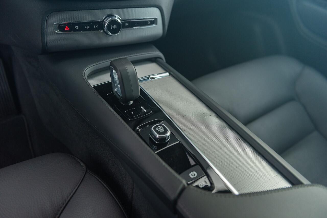 Volvo XC90 T8 Aut. Long Range Core Bright Leder ACC Parkeercamera 455pk