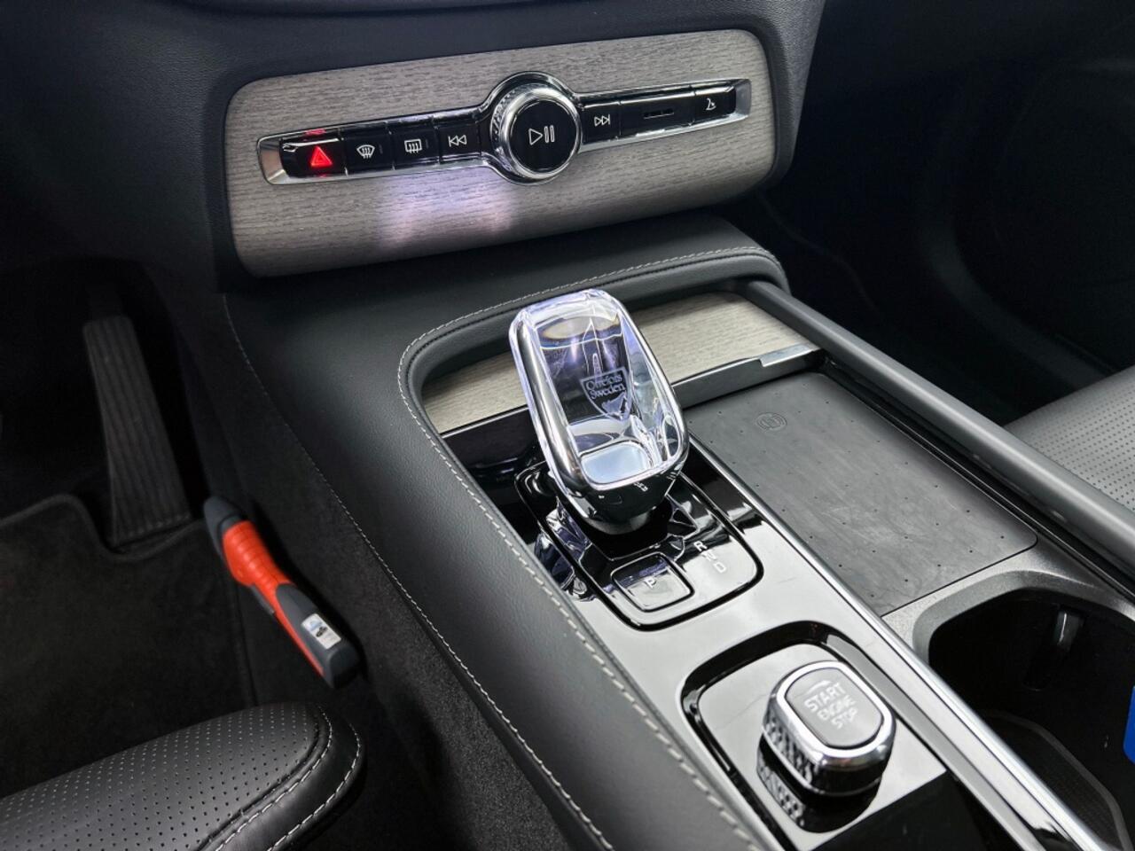 Volvo XC90 2.0 T8 AWD Ultimate Dark | Leder | Panorama dak | BLIS |