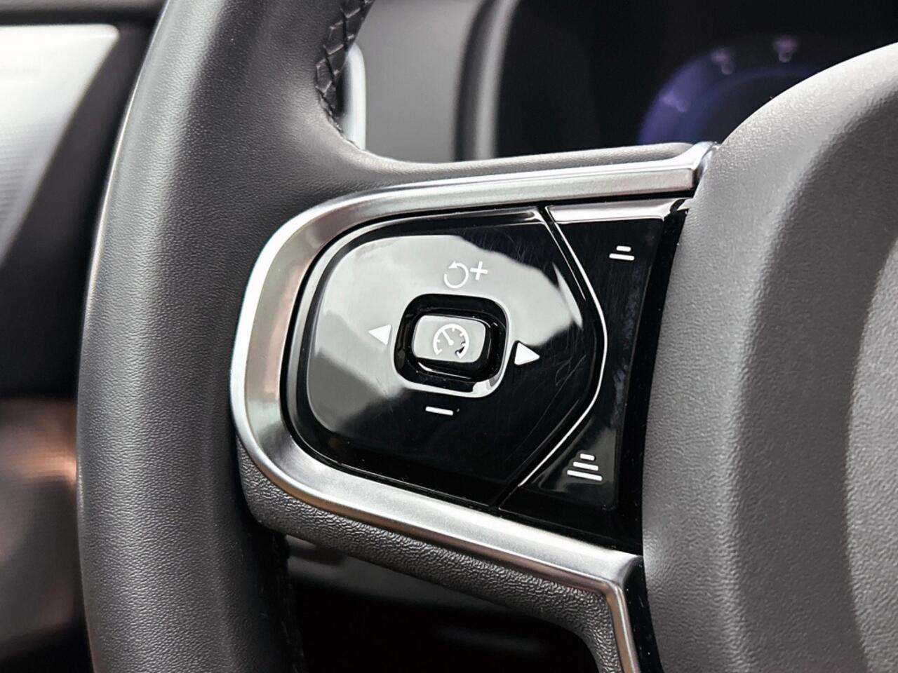 Volvo XC90 2.0 T8 AWD Ultimate Bright | Luchtvering | Leder | Panoramadak |