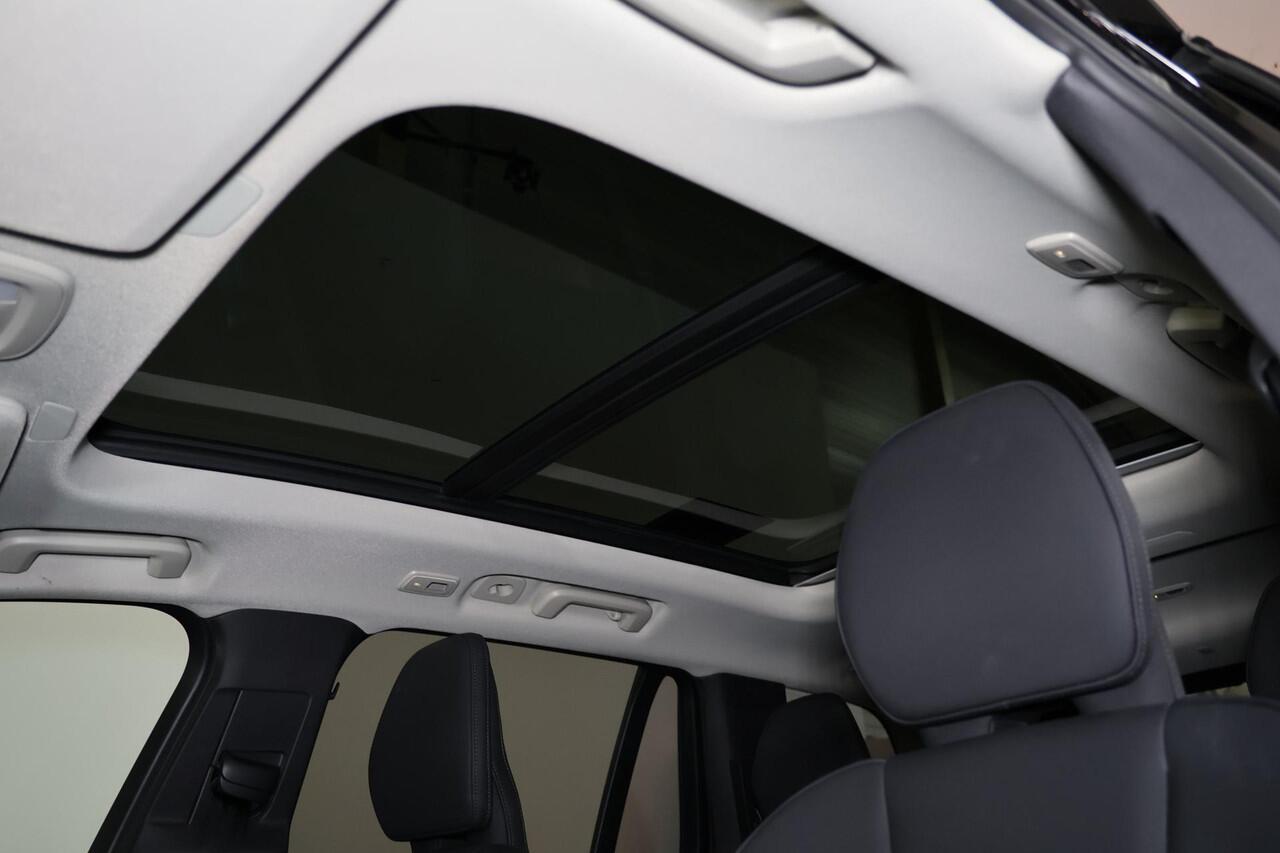 Volvo XC90 T8 Recharge AWD Plus Dark - Panorama/schuifdak - IntelliSafe Assist & Surround - 360º Camera - Harman/Kardon audio - Adaptieve LED koplampen - Verwarmde voorstoelen, stuur & achterbank - Parkeersensoren voor & achter - Elektr. bedienb. voorstoelen met geh