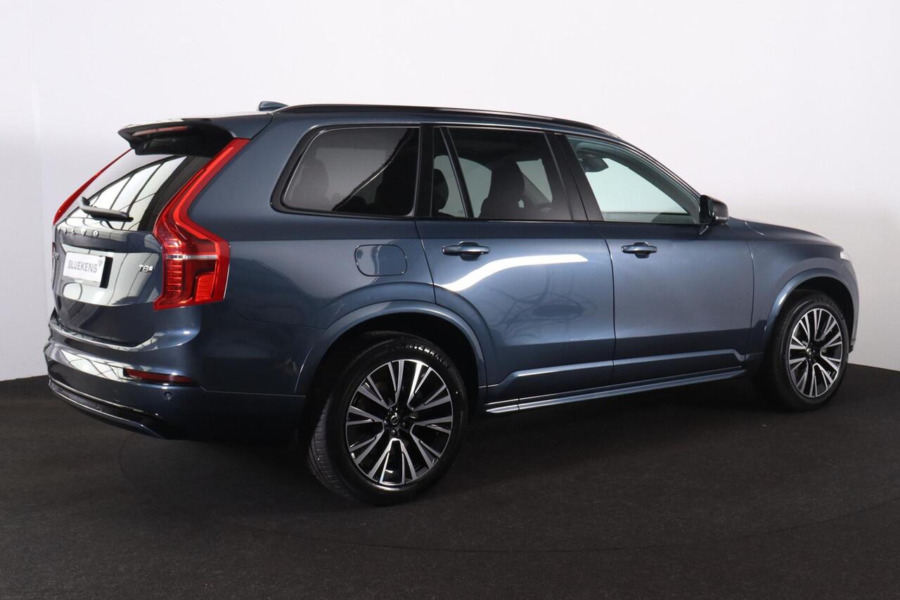 Volvo XC90 T8 Recharge AWD Plus Dark - IntelliSafe Assist & Surround - Harman/Kardon audio - Adaptieve LED koplampen - Parkeercamera achter - Verwarmde voorstoelen, stuur & achterbank - Parkeersensoren voor & achter - Elektr. bedienb. voorstoelen met geheugen - Draa