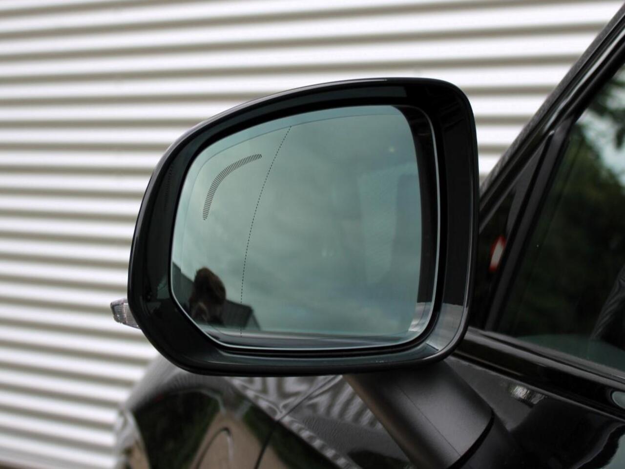 Volvo XC90 2.0 T8 Recharge AWD Ultra Dark Automaat / Trekhaak / Luchtvering / Bowers & Wilkins / Head-Up Display / 360 Camera / Panoramadak / 22" velgen