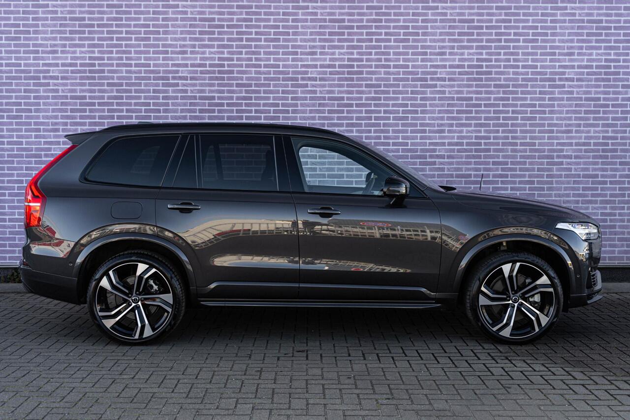 Volvo XC90 T8 Recharge AWD Ultimate Dark | Long Range | Google | Adaptieve Cruise | Schuif-/Kanteldak | Bowers & Wilkins Audio | 360° Camera | Head-Up Display | Stoel-/Stuurverwarming | Gelaagde Zijruit(en) | Getint Glas | 22" LM