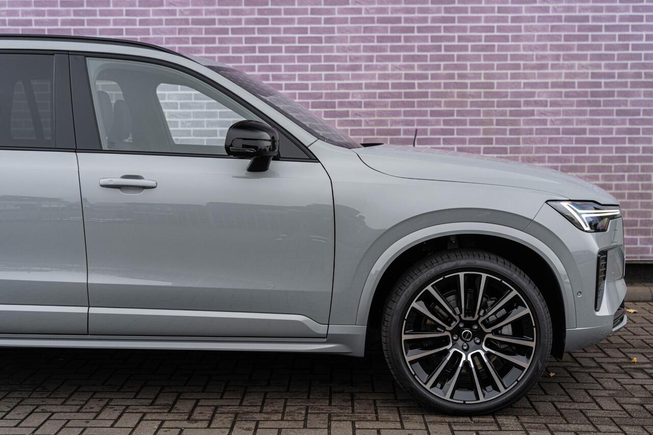 Volvo XC90 T8 Plug-in hybrid AWD Ultra Dark | 7-Zits | Google | Longe Range | Luchtvering | Bowers & Wilkins Audio | Nappa Leder | Head-up Display | Standkachel | Getint Glas | Schuif-/Kanteldak | 22" LM