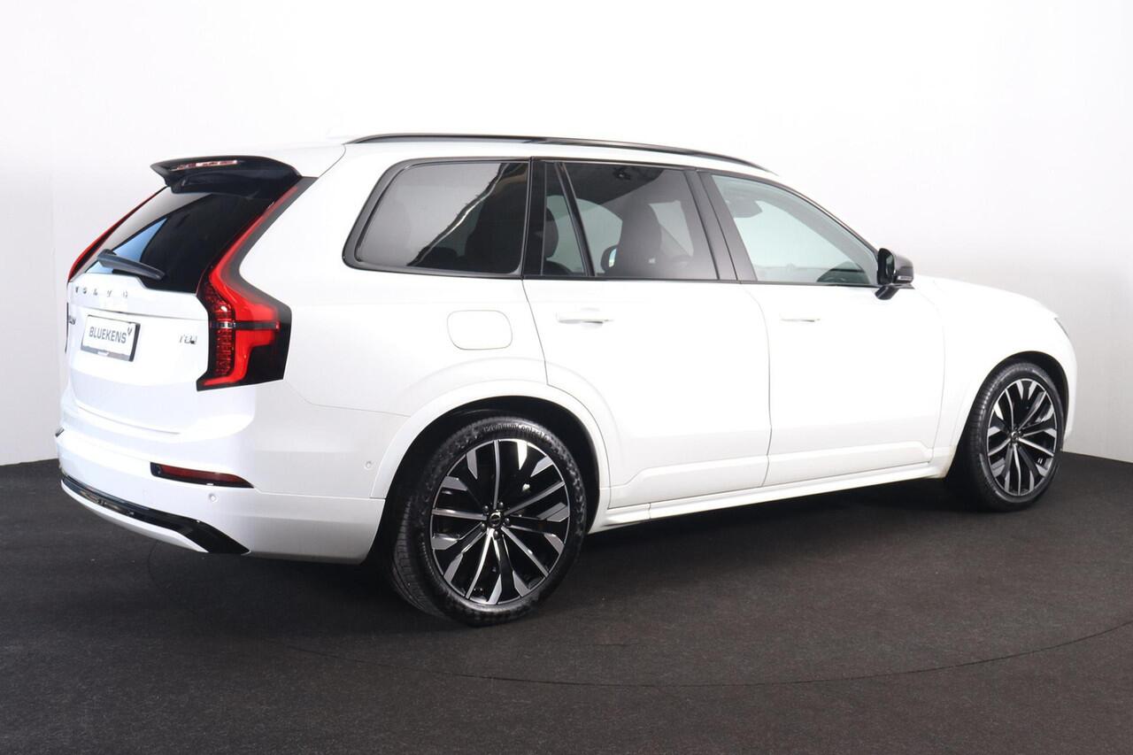 Volvo XC90 T8 Recharge AWD Ultra Dark - Luchtvering - Panorama/schuifdak - IntelliSafe Assist & Surround - 360º Camera - Bowers & Wilkins audio - Verwarmde voorstoelen, stuur & achterbank - Parkeersensoren voor & achter - Elektr. bedienb. voorstoelen met geheugen - 