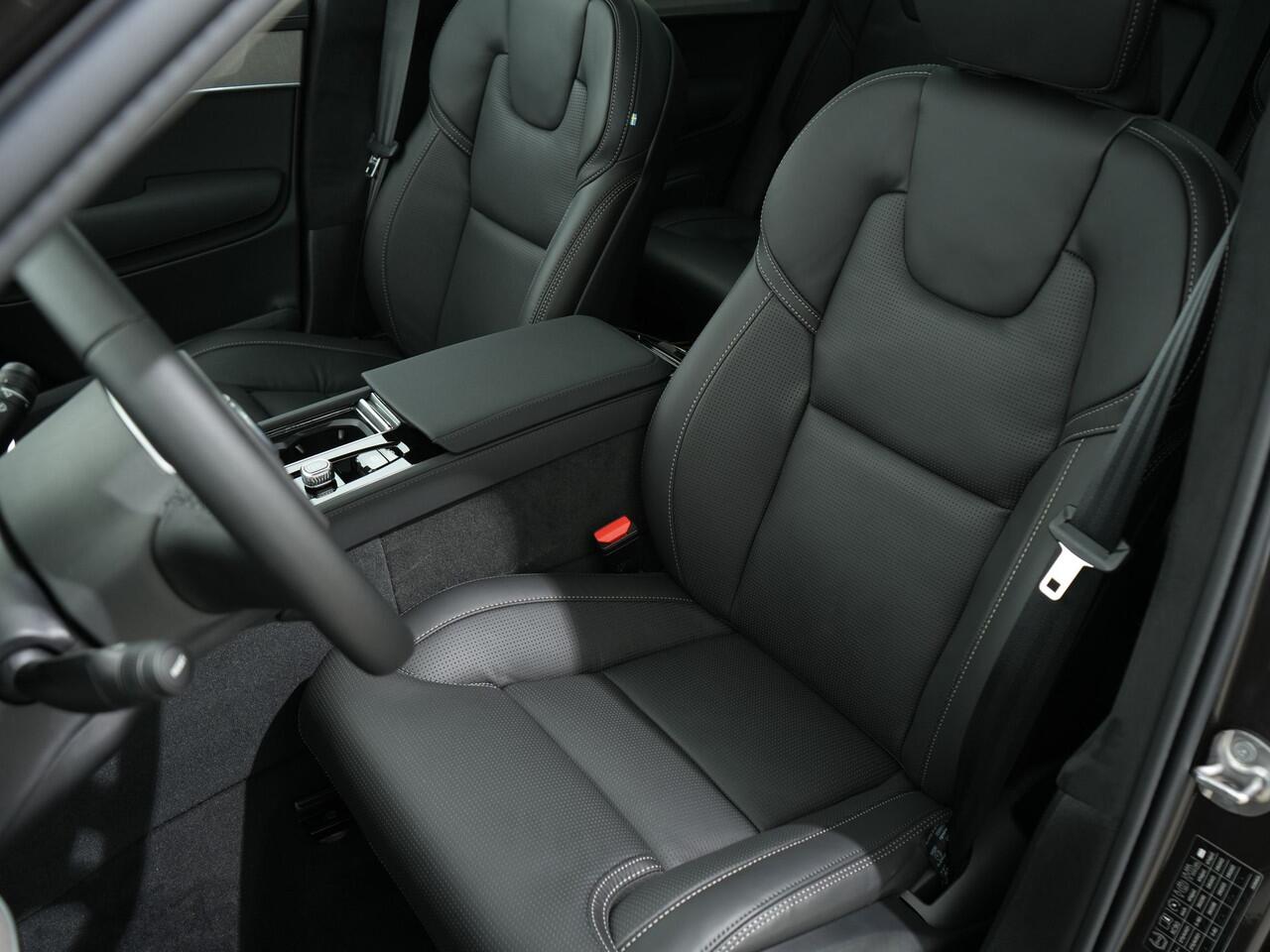 Volvo XC90 2.0 T8 RECHARGE 455PK AWD ULTRA DARK MY26 | Luchtvering | Nappa Leder | Massage | Ventilatie