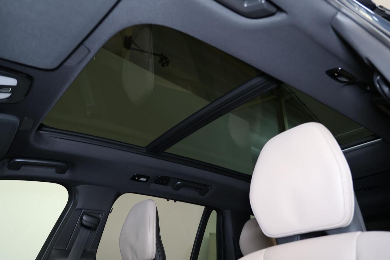 Volvo XC90 T8 Recharge AWD Ultra Dark - Luchtvering - Panorama/schuifdak - IntelliSafe Assist & Surround - 360º Camera - Bowers & Wilkins audio - Adaptieve LED koplampen - Verwarmde voorstoelen, stuur & achterbank - Parkeersensoren voor & achter - Elektr. bedienb. v